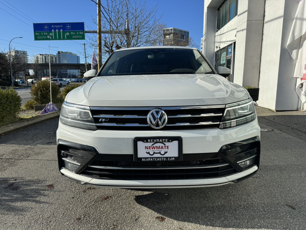 2020 Volkswagen Tiguan Highline 4MOTION R-LINE02.jpg