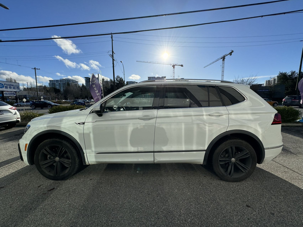 2020 Volkswagen Tiguan Highline 4MOTION R-LINE08.jpg