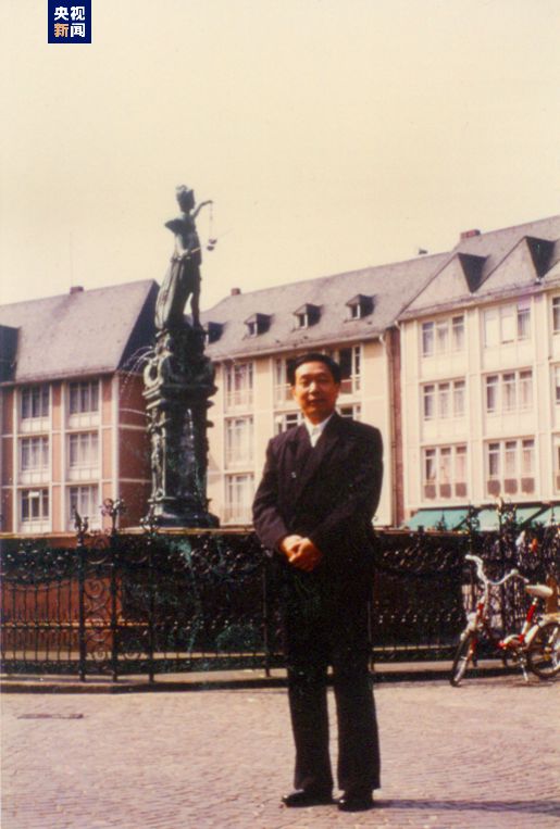 C2PKWQqP32i3pZ92.jpg